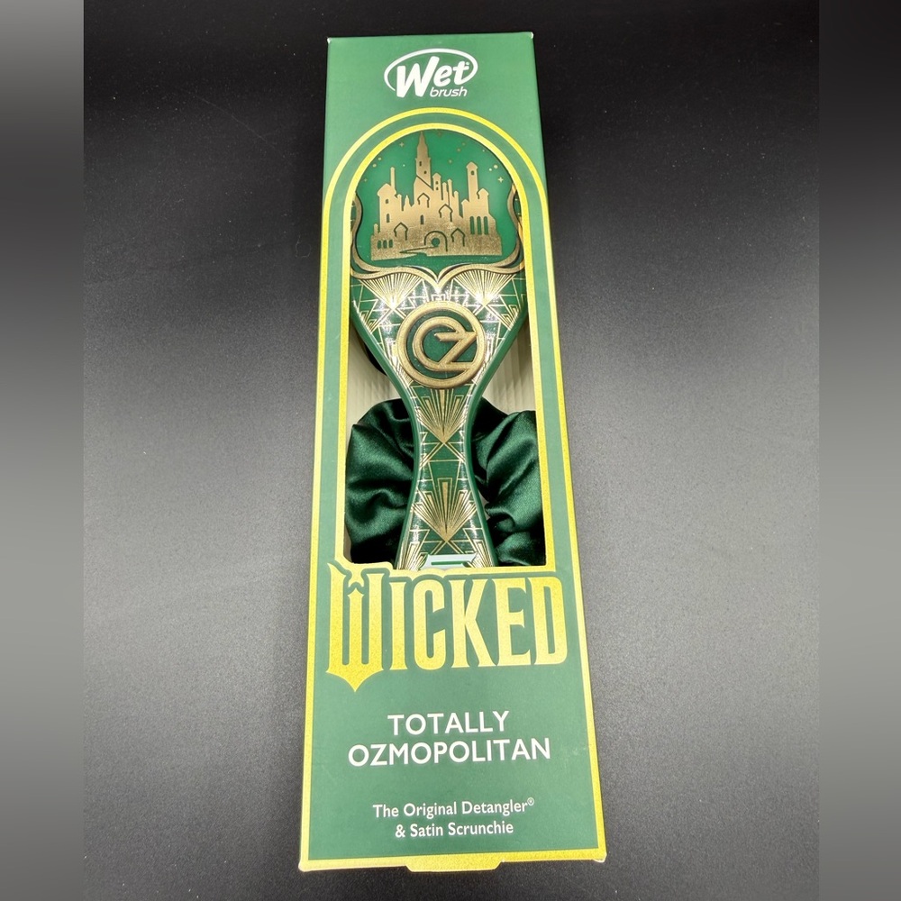 Wicked Wet Brush Totally Ozmopolitan Emerald City Detangler & Satin Scrunchie